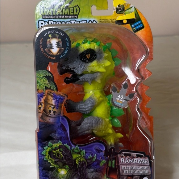 fingerlings Other - Rampage Stegosaurus Action Figure - Green & Gray